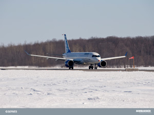 CS300 FTV-7 au roulement. Photo: Bombardier.