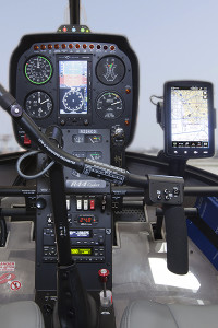 Planche de bord du Robinson R44 Cadet. Photo: Robinson Helicopter.