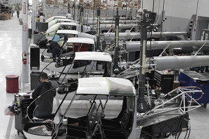 Robinson Helicopter Final Assembly Line. Photo: Robinson Helicopters.