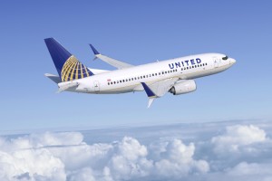 United Airlines Boeing 737-700.
