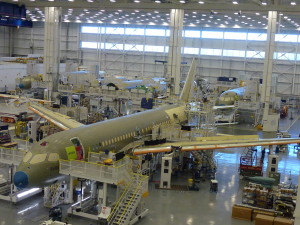 Ligne d'assemblage du Bombardier CSeries. Photo: Philippe Cauchi.