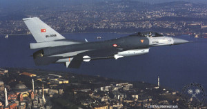 Lockheed Martin F-16 de la Türk Hava Kuvvetleri). Photo: Lockheed Martin.