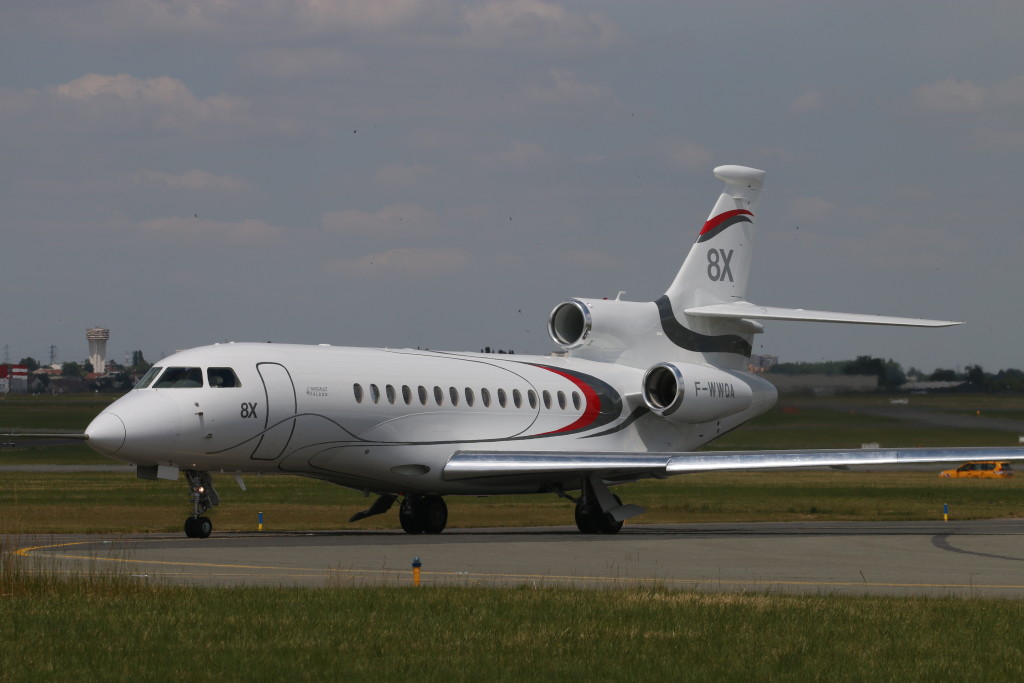 Falcon 8x. Red Falcon 8x.