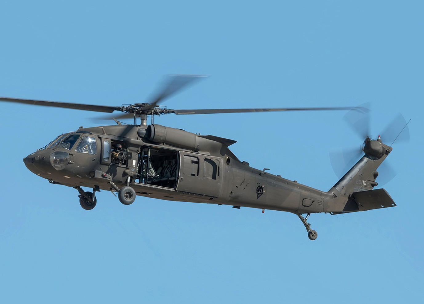 Après le F-35, le E-7A, Carney s’attaque maintenant au UH-60L!